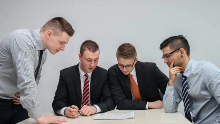 How UAE AML Consultants Help Build an AML-Compliant Database for TFS Screening